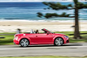 Audi TT Roadster 2.0 TFSI Quattro S-Line 2015 года  (AU)